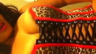 Desi girl fingering and moaning loudly