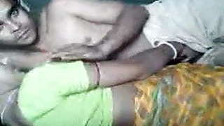 amateur desi couple fuck on the floor