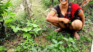 देसी कोमल काम करने वाले लड़के को चोदने को कर दिया मजबूर