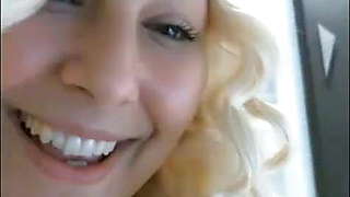 SEXY BLOND BBW SHOWS OFF