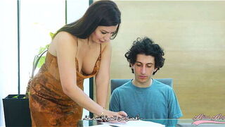 He doesn'_t have money to pay for her Class - AlinaAngel الينا انجل خلته يساعدها في بيتها بدل ديونه