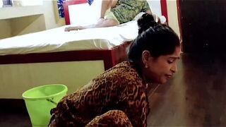 Fucking Mature Indian Maid With Dirty Hindi Audio Sex