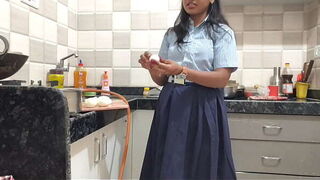 जब आशु कॉलेज नहीं गई तो टीचर घर पे आकर आशु को चोद दिए (हिंदी ऑडियो)