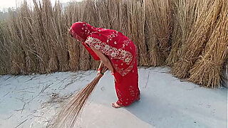 Indian xxx maid wife outdoor fucking