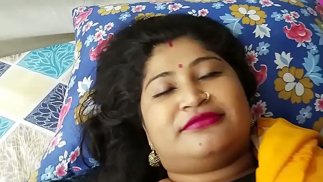 Sexy Bhabhi home alone