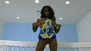 Serena Del Rio Gives a Supreme Handjob