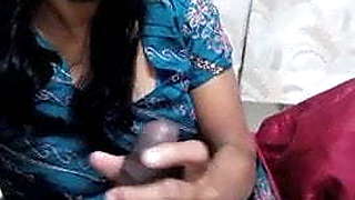 Desi aunty giving blowjob to neighbour