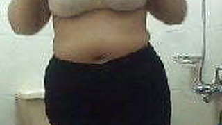 Arabian house wife Ruksana's huge body