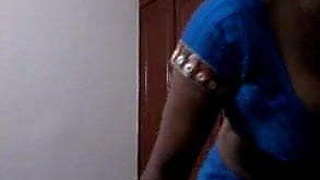 Andhra Aunty blowjob and saree strip