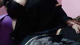 Horny Bhabi with saree