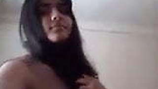 Voluptuous young Indian babe nude selfie