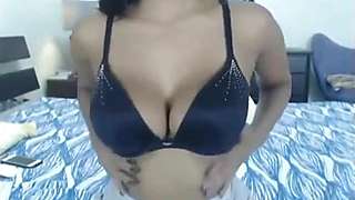 Hot Indian bitch twerking and masturbating