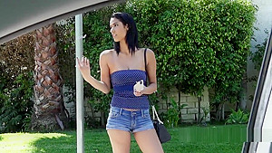 Indian teen hottie bangs huge dick