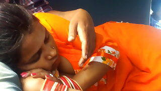 Indian bhabhi secret cleavage capture in train