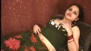 Hot Desi Babe Making Her First Desi Sex Video