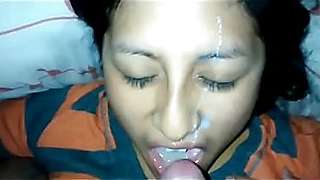 Batendo uma e gozando na cara da putinha.  Como enlouquecer uma mulher na cama: bit.ly/2LTyXWI