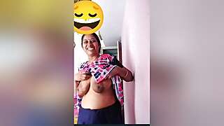 Today Exclusive -desi Bahbhi Shows Her Boobs And Pussy