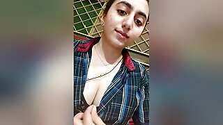 Sexy Paki Girl Shows Her Boobs Part 2