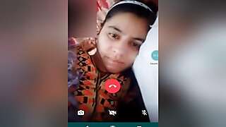 Paki Girl Showing Her Ass And Boobs On Vc Part 1