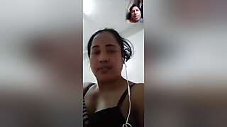 Desi Bhabhi Shows Her Boobs On Vc