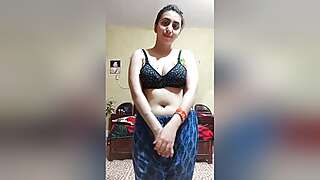 Sexy Paki Girl Shows Her Boobs Part 5