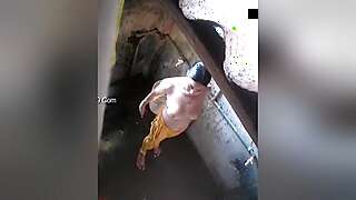 Desi Bhabhi Bathing Record In Hidden Cam