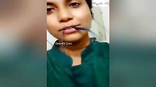 Cute Desi Girl Shows Her Boobs And Pussy Part 1