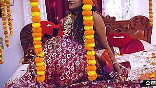 DESI DULHAN KI PAHALI SUHAGRAAT PATI KO SULAKAR APNE BOYFRIEND KE SATH KIA CHODON CHUDAI ( HINDI AUDIO )