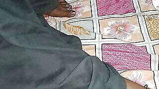 Devar ne Apni sabhi bhabhi  ko chori se shote huye choda diye