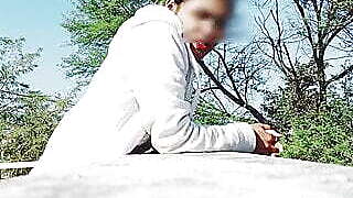 Ghar me sab log the fir bhi chudai kar hi liye