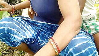 Stranger ne Mummy Ko Jungle Me Pakad Ke Jabardasti Choda