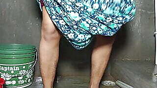 Indian Bengali Kudi Pissing After Sex in Bathroom