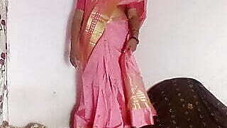 MADHU LAILA desi bhabhi saree strip tease 1