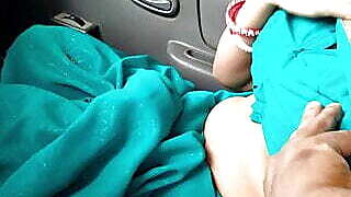 Desi indian aunty ne blowjob diya stranger ko car me on highway