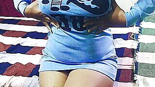 Horny 18+ housewife Desi bhabhi making her Desi sex video with her college boyfriend secretly in her house