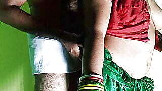 Ghar aaye BABA se hot Sexy Bhabi ne Achche Future Ke Liye chudvaya