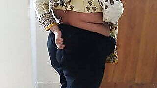 Bhabhi Ki Pith Khujate Hue Maine Uski Badi Gand Ko Jabardasti Choda - Indian Family Choda Chudi Xx