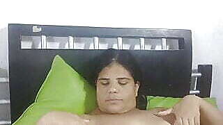 My stepmother was very horny, she ended up giving him a rich blowjob until she squirts