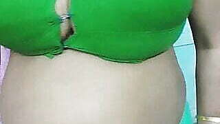 Indian sexy big boobs aunty