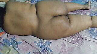 (chor ke sath Choda chodi karti ho) - Hot Indian Aunty Has Dangerous Romance With Thief at Home