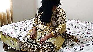 (Muslim Bhabhi ko chudai) Share hotel room with Hot Bhabhi