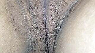 Behan ki garm chut dekh muth mari. Desi virgin pussy.