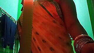 Bhabhi Ne Light Thik Karne Aaya Electrician Se Apny Pussy Ki Pyas Bhujayi