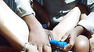 Choti bhabhi ne apni choti ke andar hi Pani nikala Gaya bhabhi ne apni choti me devar ka land ki pakad kar liya