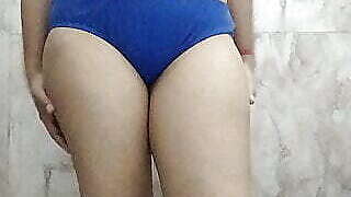 Jab bhen ko nangi dekhkr khada ho gya