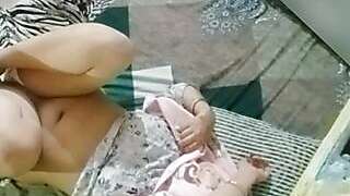 Bhabhi ko ghar mai pela.