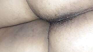 Behan ki badi gand me ungli dali sote hue.