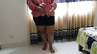 Hot Aunty Gandi Gali De Raha Hai Lund Ki Liye Tamil Beautiful - Hindi Audio