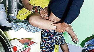 Nokrani Ko Storeroom Ki Khidki Me Tange Chodi karke Choda