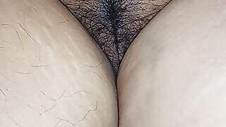 Desi bhabhi beautiful hairy pussy fingering.